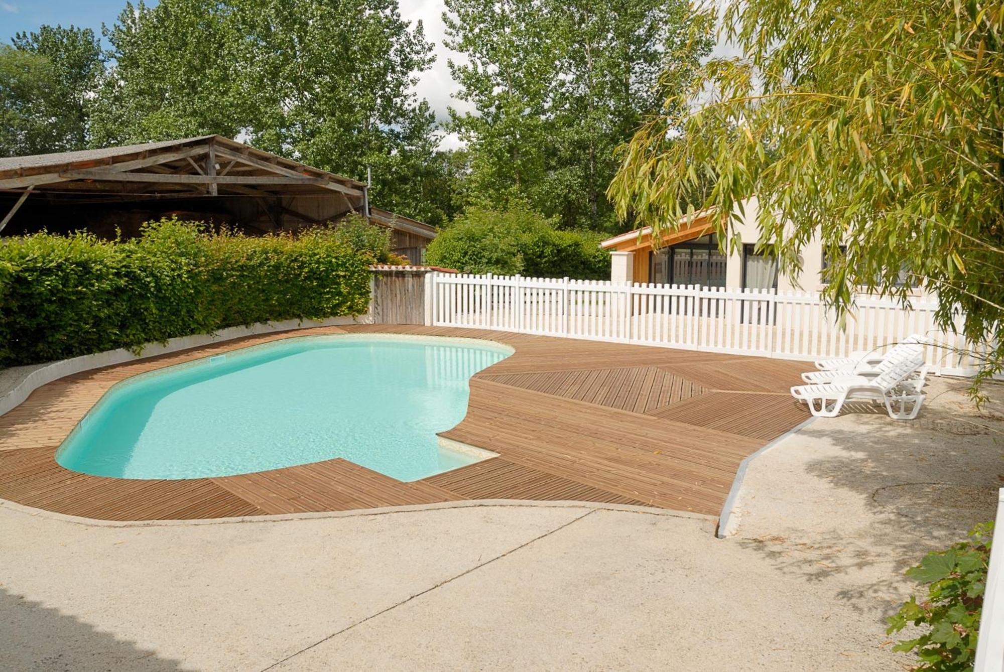 La Ferme Du Marais Poitevin - Roulotte Otel Benet Dış mekan fotoğraf